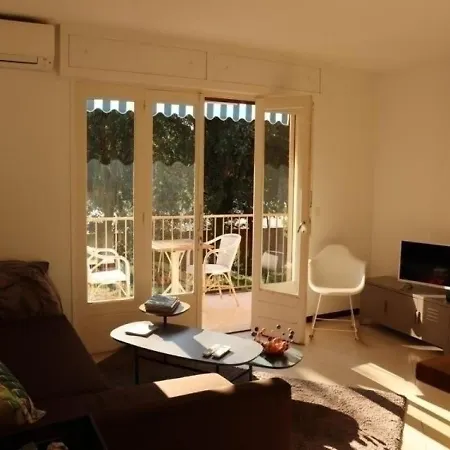 T2 Climatise Avec Balcon, Wifi Et Parking Pres Du Centre De - Fr-1-100-180