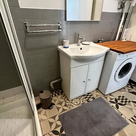 Apartamento T2 Climatisé Avec Balcon, Wifi Et Parking Près Du Centre De - Fr-1-100-180